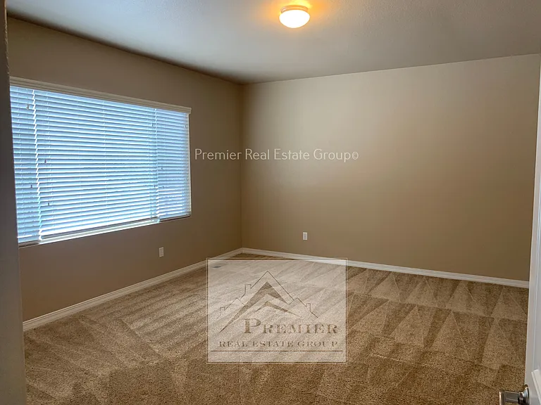 5948 Revelstoke Dr — Photo 14