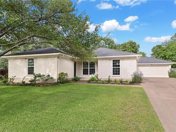 3604 Stillmeadow Dr, Bryan, TX 77802