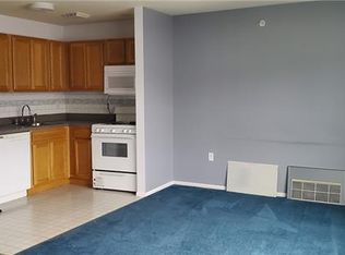 109 Lighthouse Ct, Bronx, NY 10473