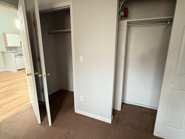 4420 Laguna Pl #E — Photo 19