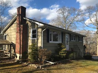 204 Yetter Rd, Groton, CT 06355