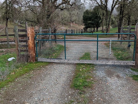 2nd image of 73776 Hill Road