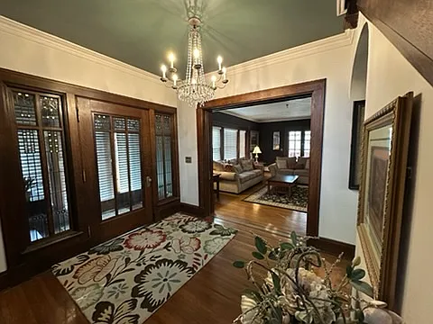 822 E Locust St #A — Photo 10