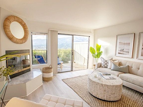 2nd image of 988 Miramonte Dr APT 3