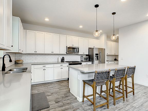 5th image of 6472 Makrut Lime Dr