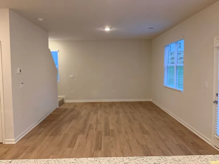 112 Glenrise Dr — Photo 8