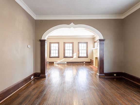4th image of 1917 Newton Ave N APT 1