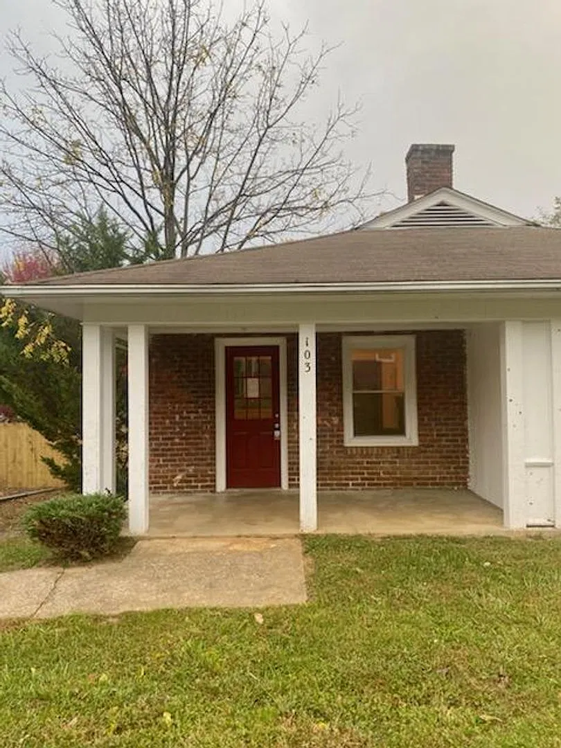 Swannanoa Rental — Photo 3