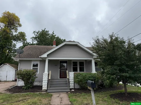 835 E 8th St, Fremont, NE 68025