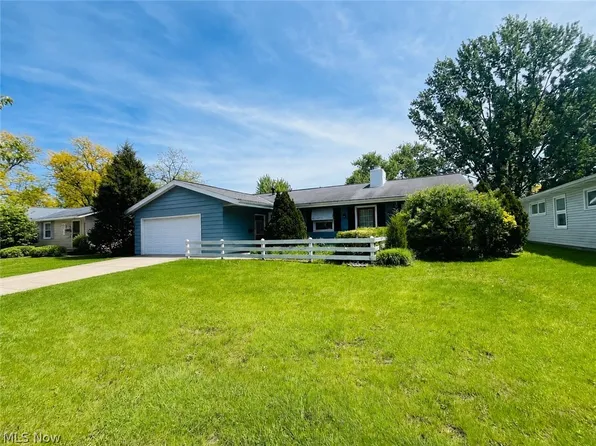 723 Trotter Ln, Berea, OH 44017