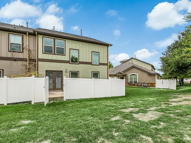 1900 Little Elm Trl #16 — Photo 26