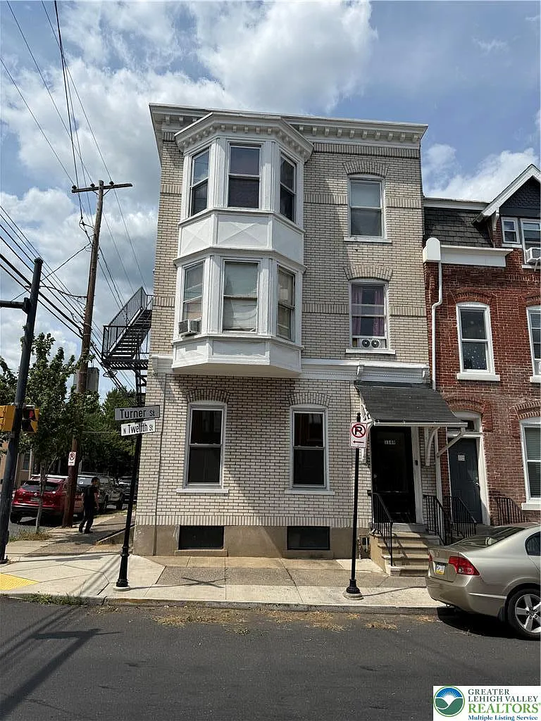 2 bed, 1.0 bath, 1000 sqft, $1,450 — Photo 3