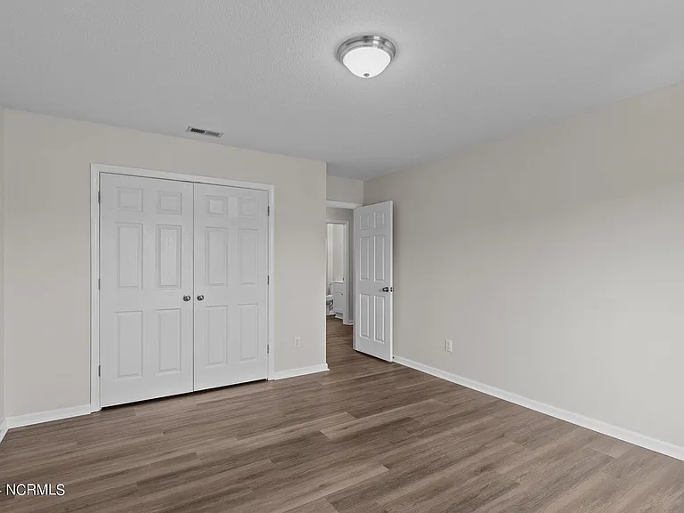 104 Blue Bird Ln — Photo 35