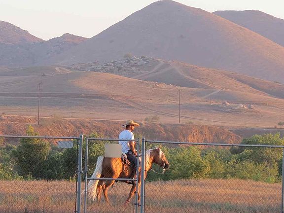 Trails, River & Mts at BkYrd