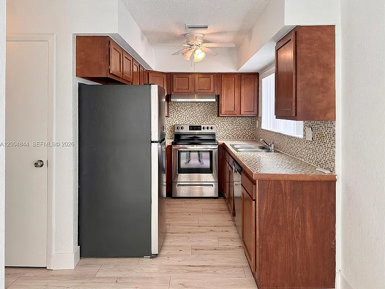 2580 Coral Springs Dr #2580 — Photo 11
