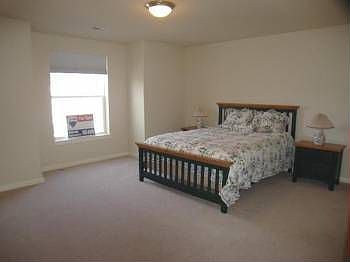 5th image of 2303 NE 139th Cir