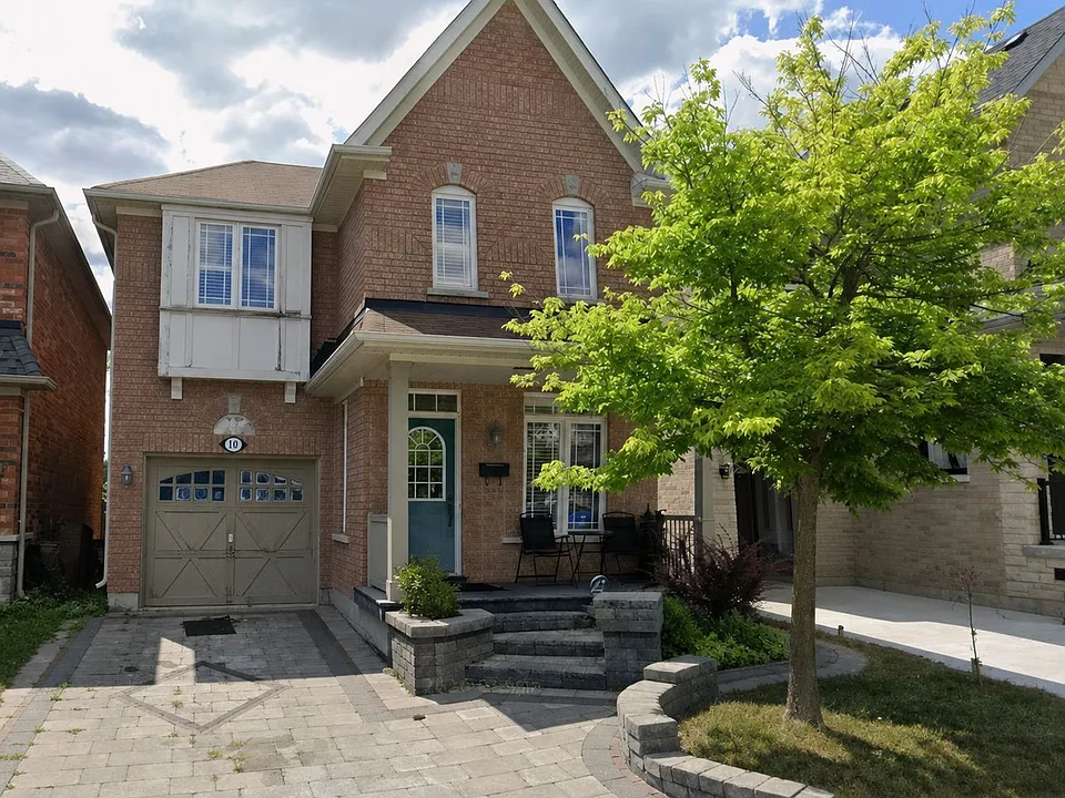 18 Hearth Pl