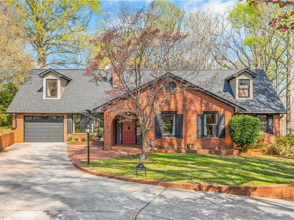 159 Maitland Ct, Clemmons, NC 27012