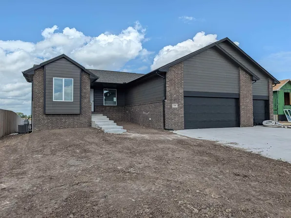 230 Summer Ct, Newton, KS 67114