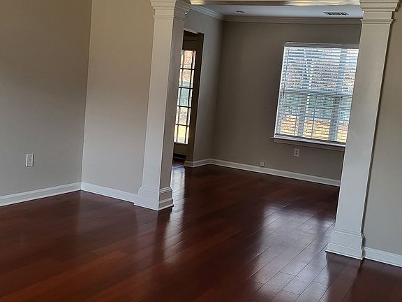 4th image of 2023 Baramore Oaks Dr