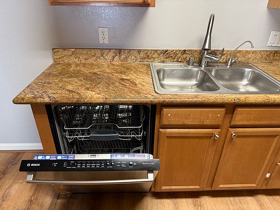 5th image of 880 E Fremont Ave APT 209