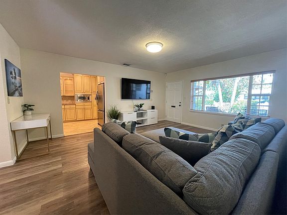 4th image of 1628 NE 8th Street