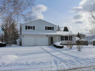 8062 Bambi Ln, Clay, NY 13041