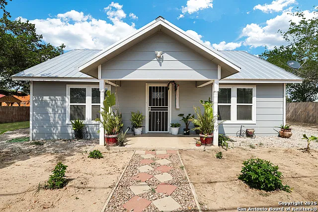 2 bed, 1.0 bath, 1184 sqft, $1,450 — Photo 4