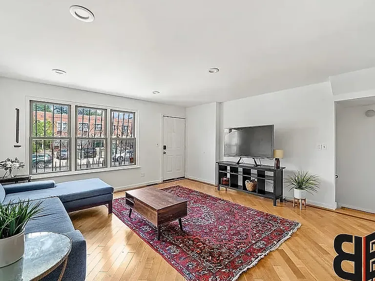 496 Lexington Ave #Penthouse 1 — Photo 3