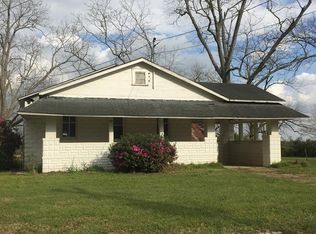 412 N Jones St, Doerun, GA 31744