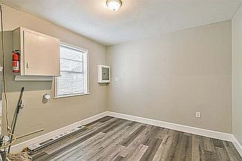 5th image of 1909 16th Ave N