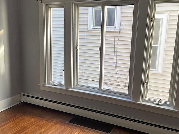 5th image of 75 Roanoke Pkwy APT 1