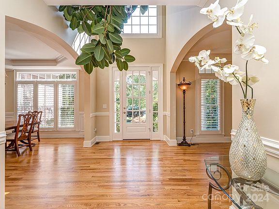 3rd image of 7605 Brookmont Ln #195