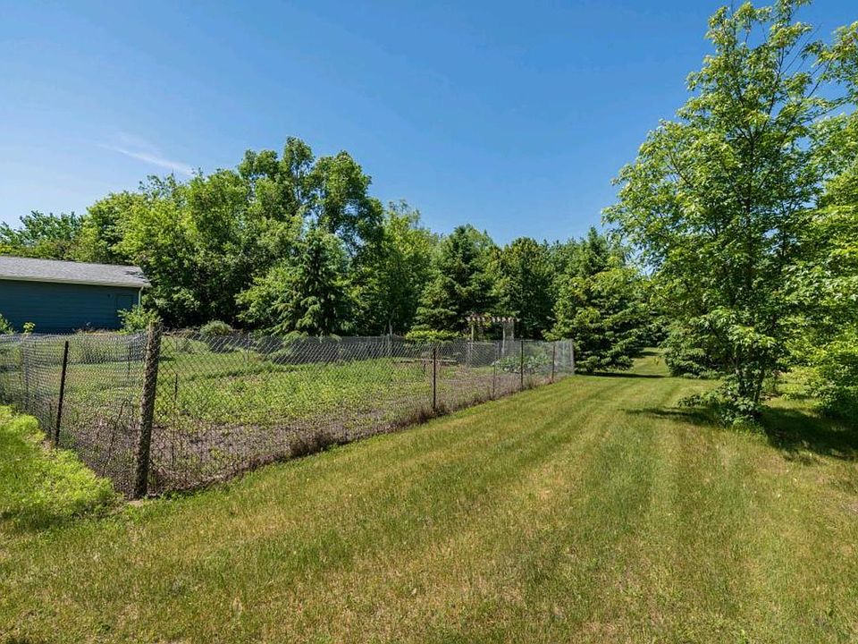 2nd image of 722 116th Ln NE