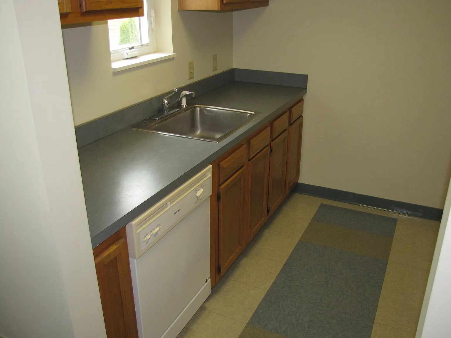 Danes Run Apartments — Photo 3