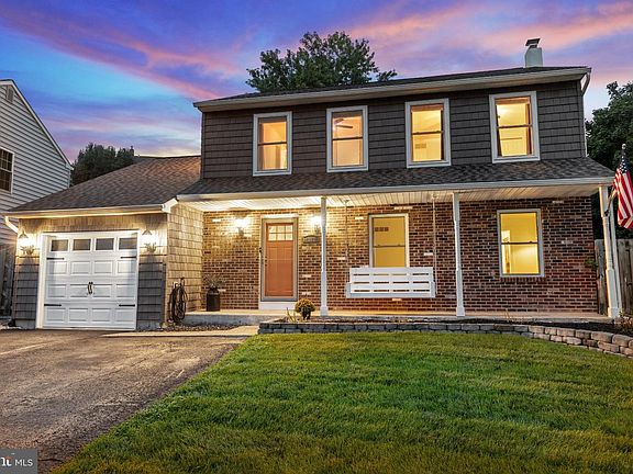 3rd image of 512 Amherst Cir