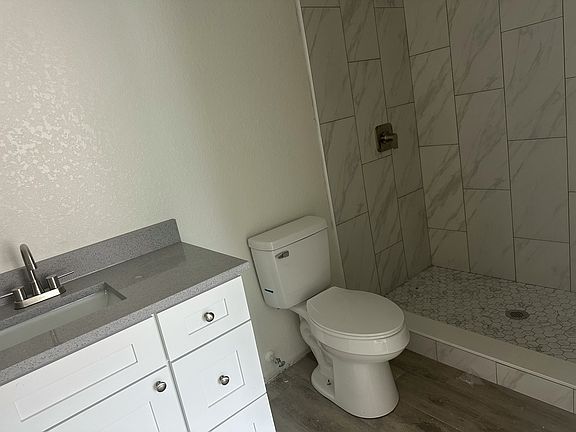 FULL MASTER BATHROOM