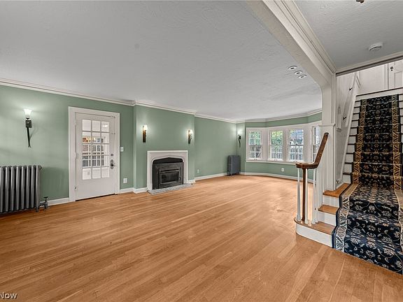 2nd image of 2920 Huntington Rd
