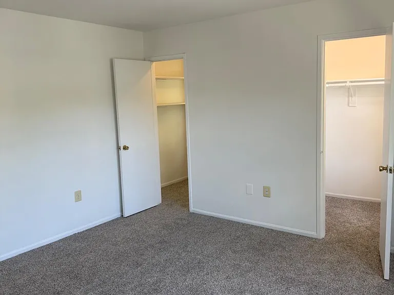 306 Hillside Ter — Photo 15