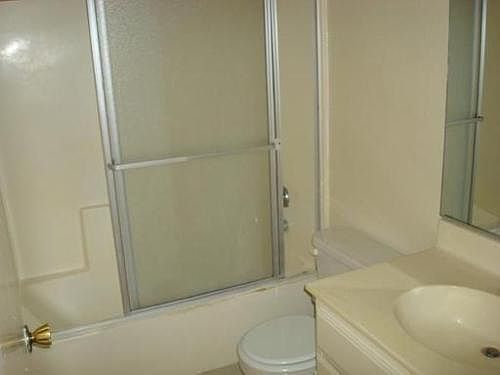 5th image of 13616 Kornblum Ave APT 12