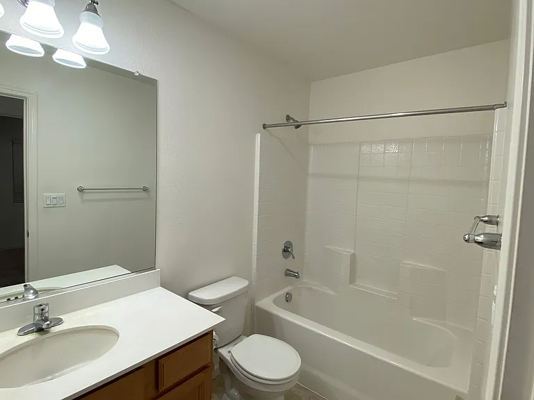 724 Sherry St — Photo 4