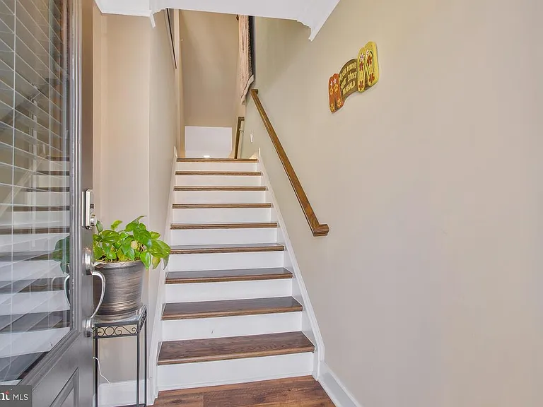 130 Capital Ct — Photo 13