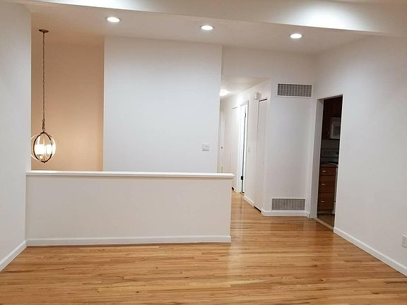 5th image of 1216 170th Ave NE