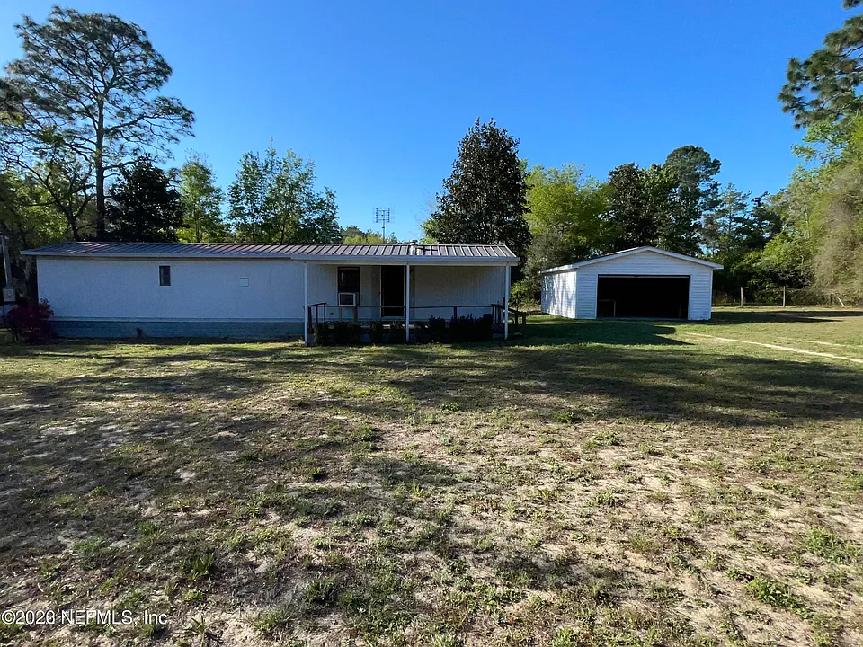 205 Lakeview Ct