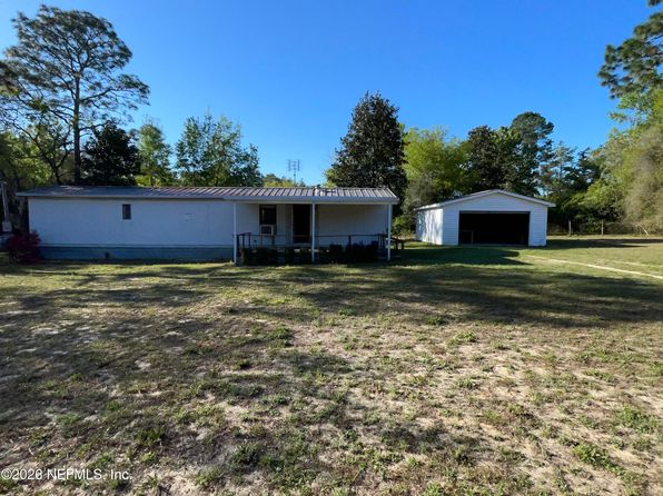 205 Lakeview Ct