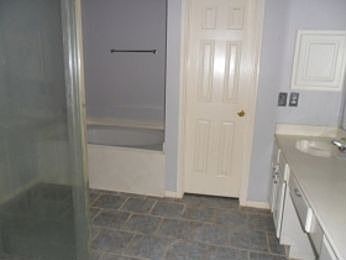 5th image of 4003 Hazelwood Dr