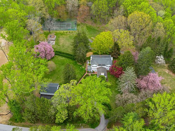 4th image of 4310 Green Glade Rd