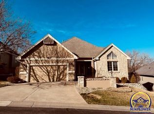 6820 SW Cottonwood Cir, Topeka, KS 66614