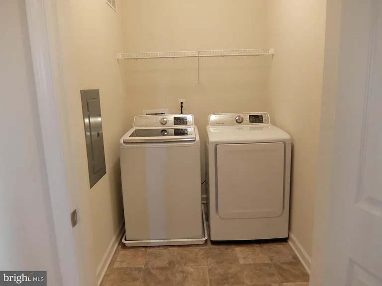 1132 Halifax Pl — Photo 14
