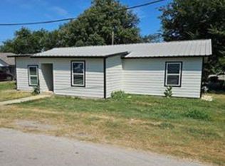 107 E Quinn St, Thorndale, TX 76577